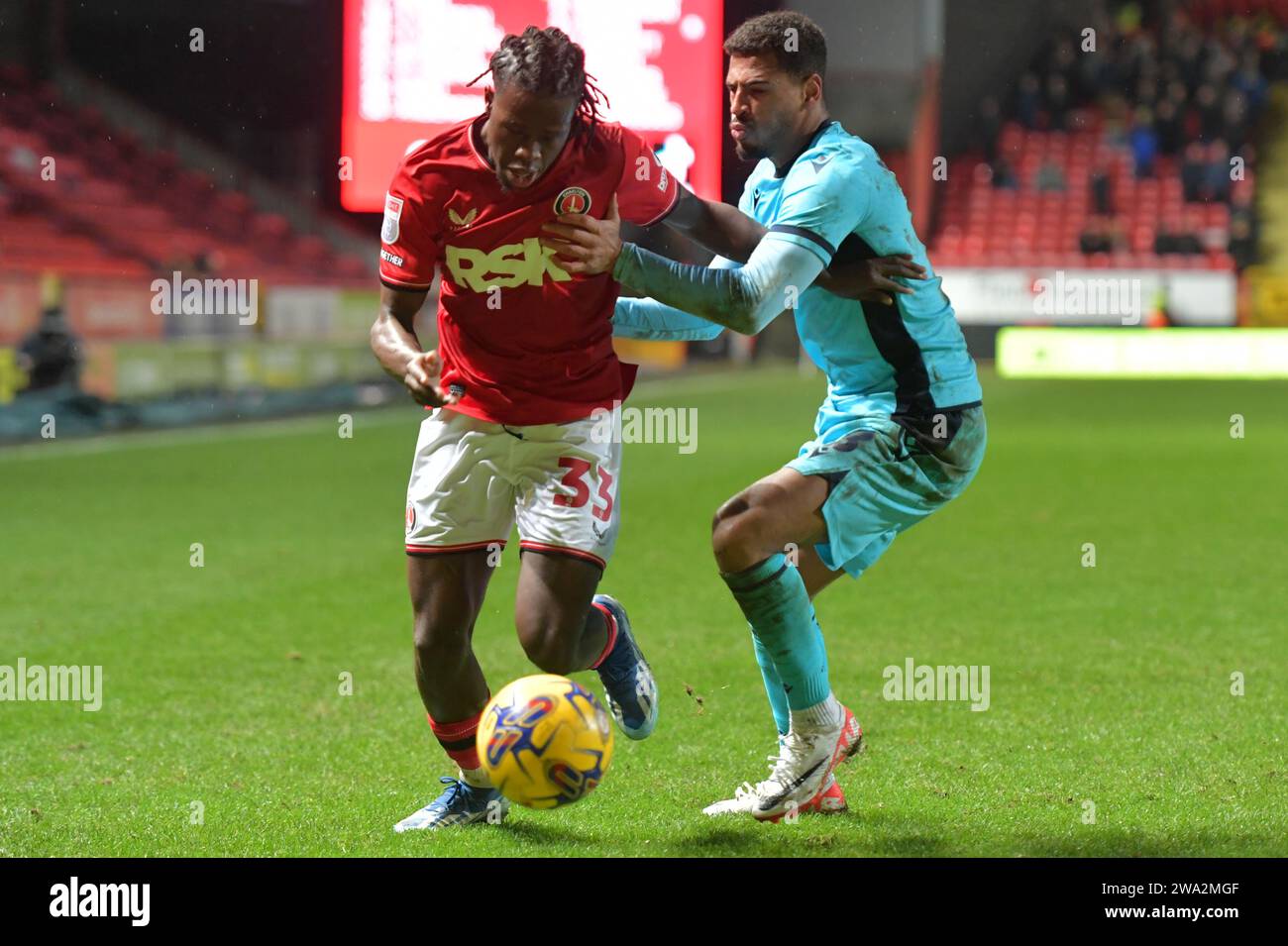 London, England. 1st Jan 2024. Karoy Anderson of Charlton Athletic battles with Marcus McGuane of Oxford United during the Sky Bet EFL League One match between Charlton Athletic and Oxford United. Kyle Andrews/Alamy Live News Stock Photo