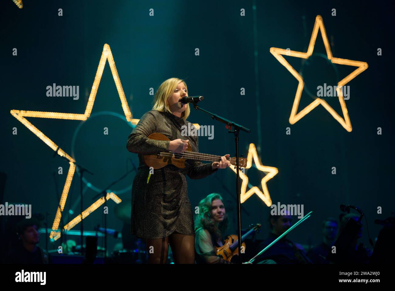 Claudia Koreck bei Wir singen gemeinsam Weihnachtslieder in der