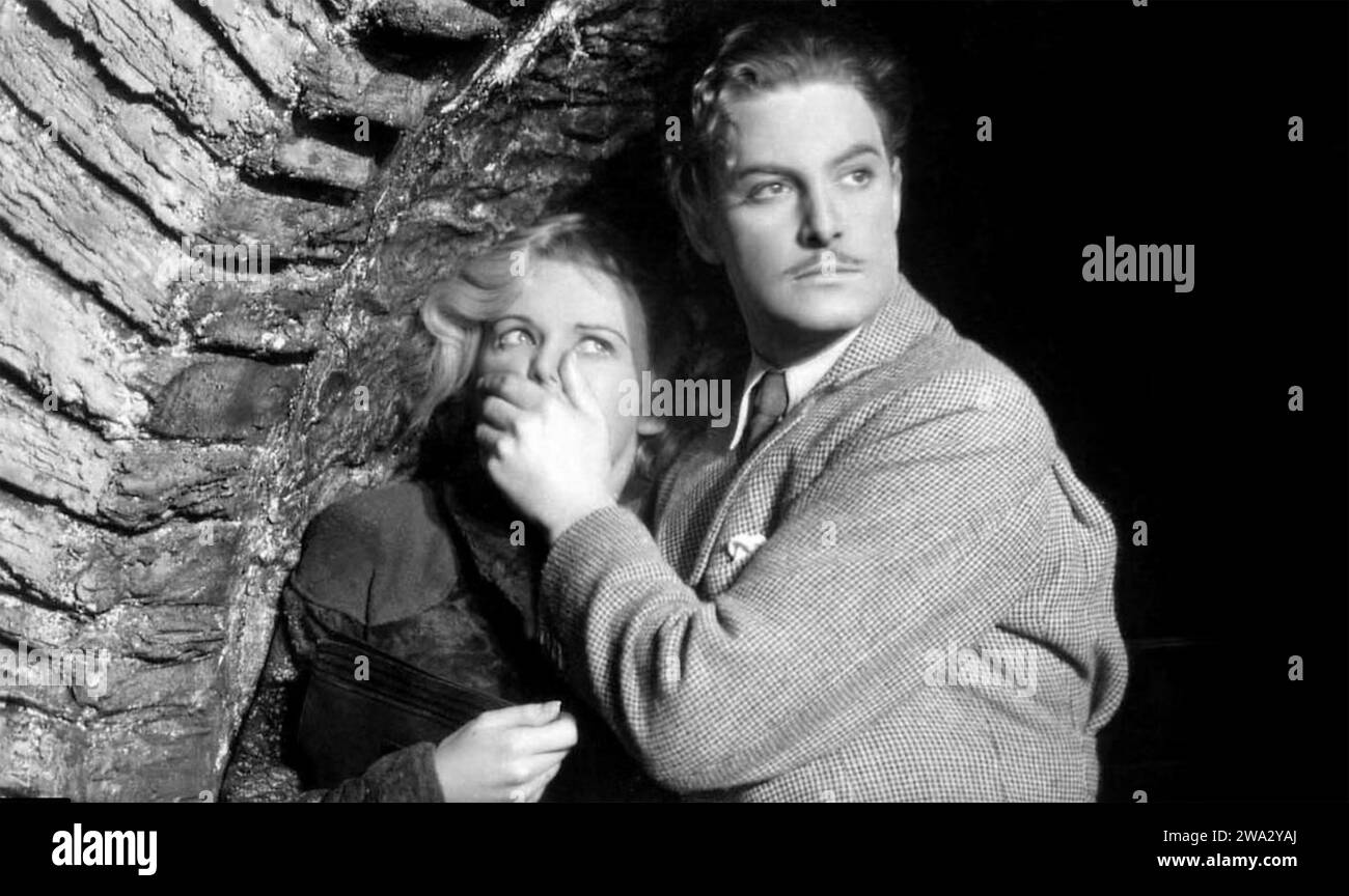 THE 39 STEPS  1935 Gaumont British film with Madeline Carroll and Robert Donat Stock Photo