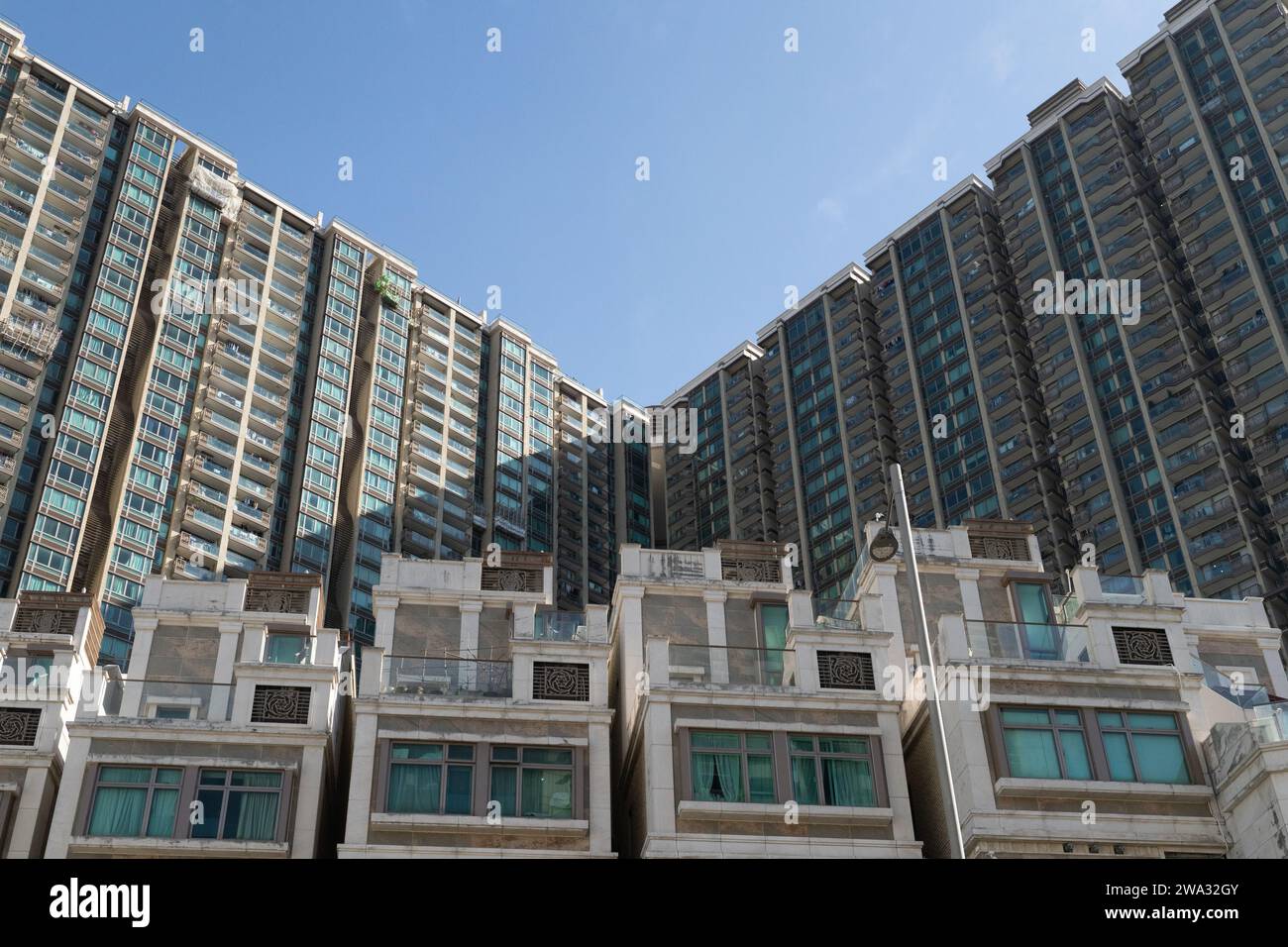 Mixed use apartment complex hires stock photography and images Alamy
