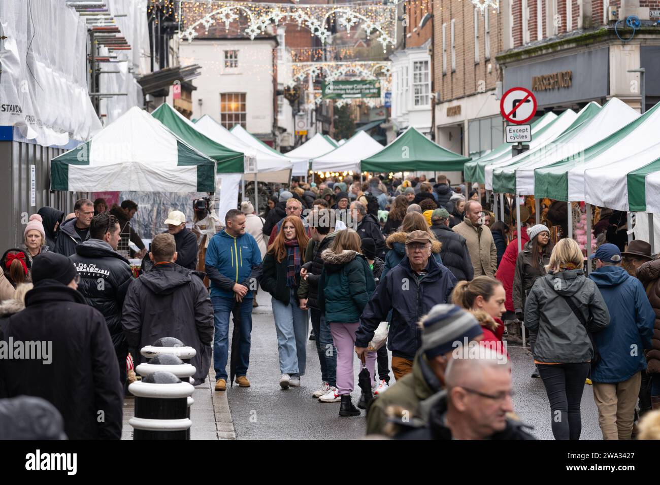 High street market stall uk hi-res stock photography and images - Alamy