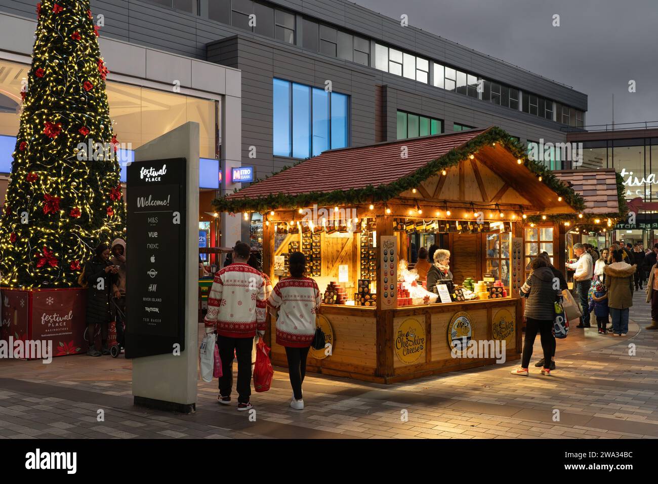 Christmas shoppers, a Cheshire Cheese market stall and other artisans