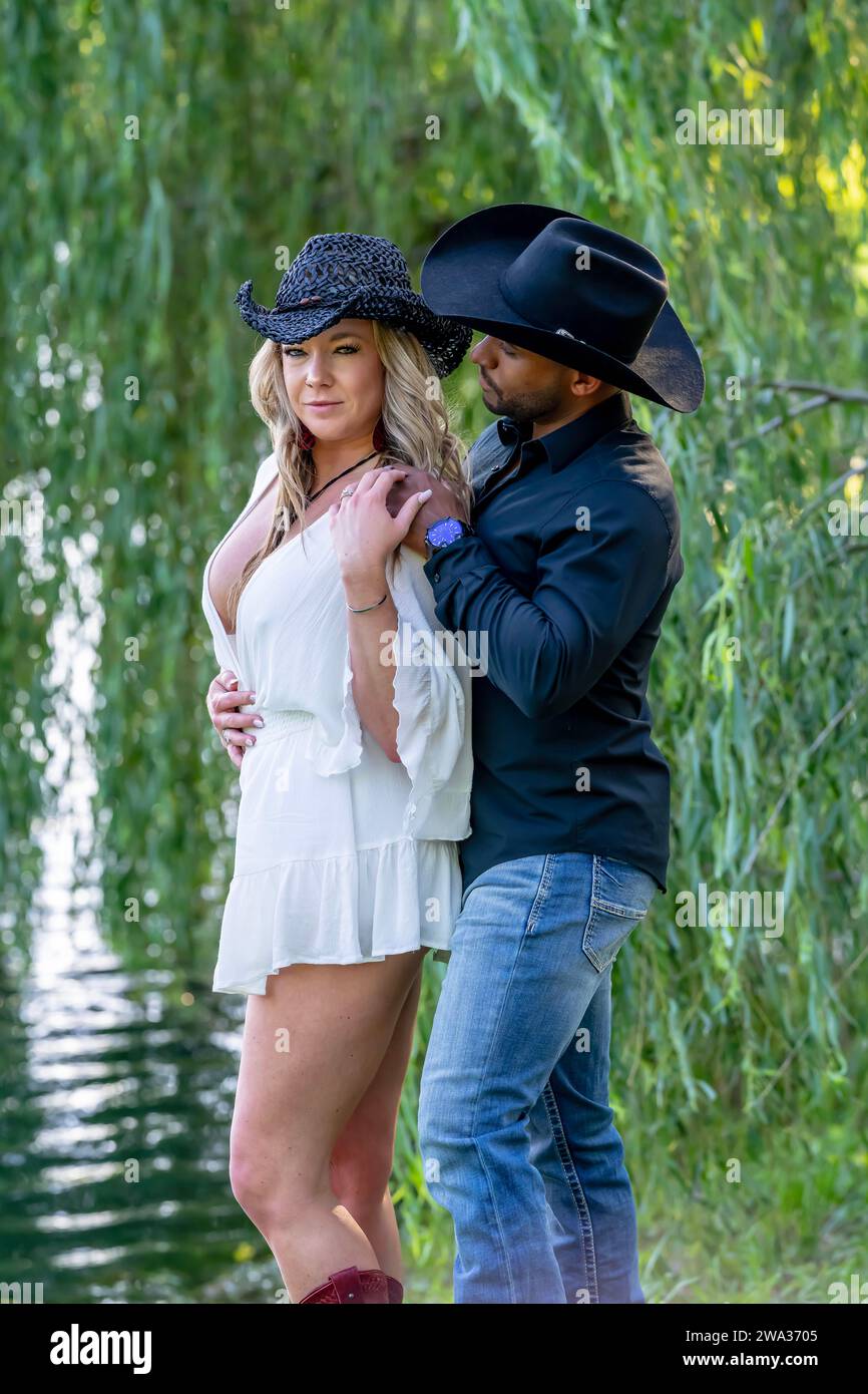 Interracial dating hi-res stock photography and images - Page 18 - Alamy