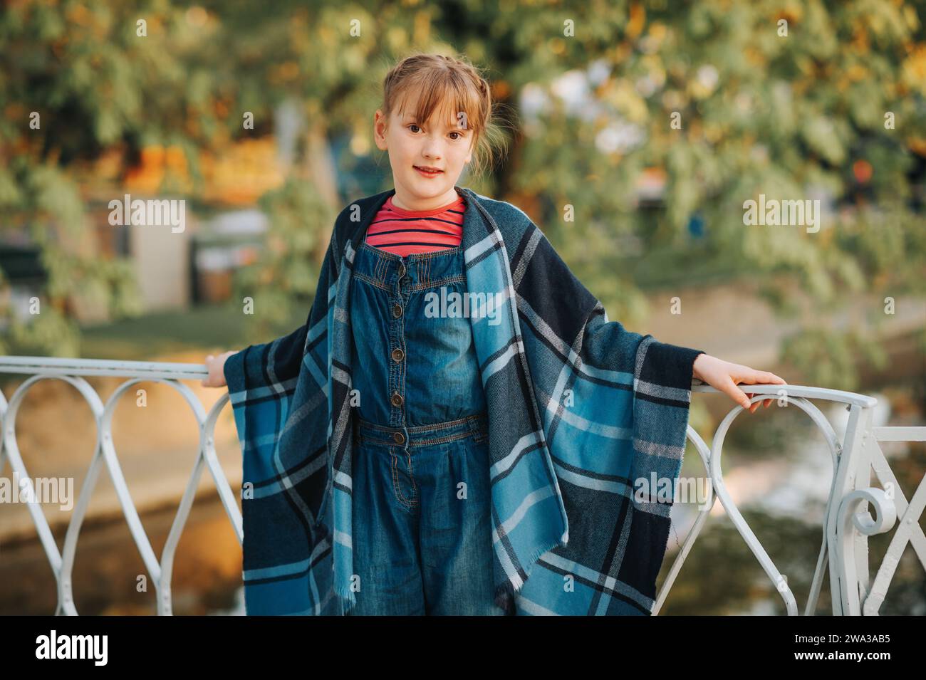 Happy portrait preteen girl one hi-res stock photography and images - Alamy