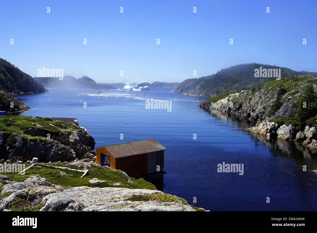 Small bay hills rocky hi-res stock photography and images - Alamy