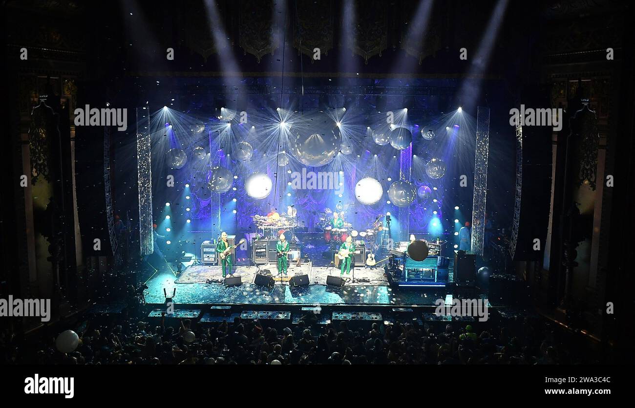 Oakland USA 01st Jan 2024 The String Cheese Incident Perform At The   Oakland Usa 01st Jan 2024 The String Cheese Incident Perform At The Fox Theater On December 31 2023 In Oakland California Photo Casey Flaniganimagespace Credit Imagespacealamy Live News 2WA3C4C 