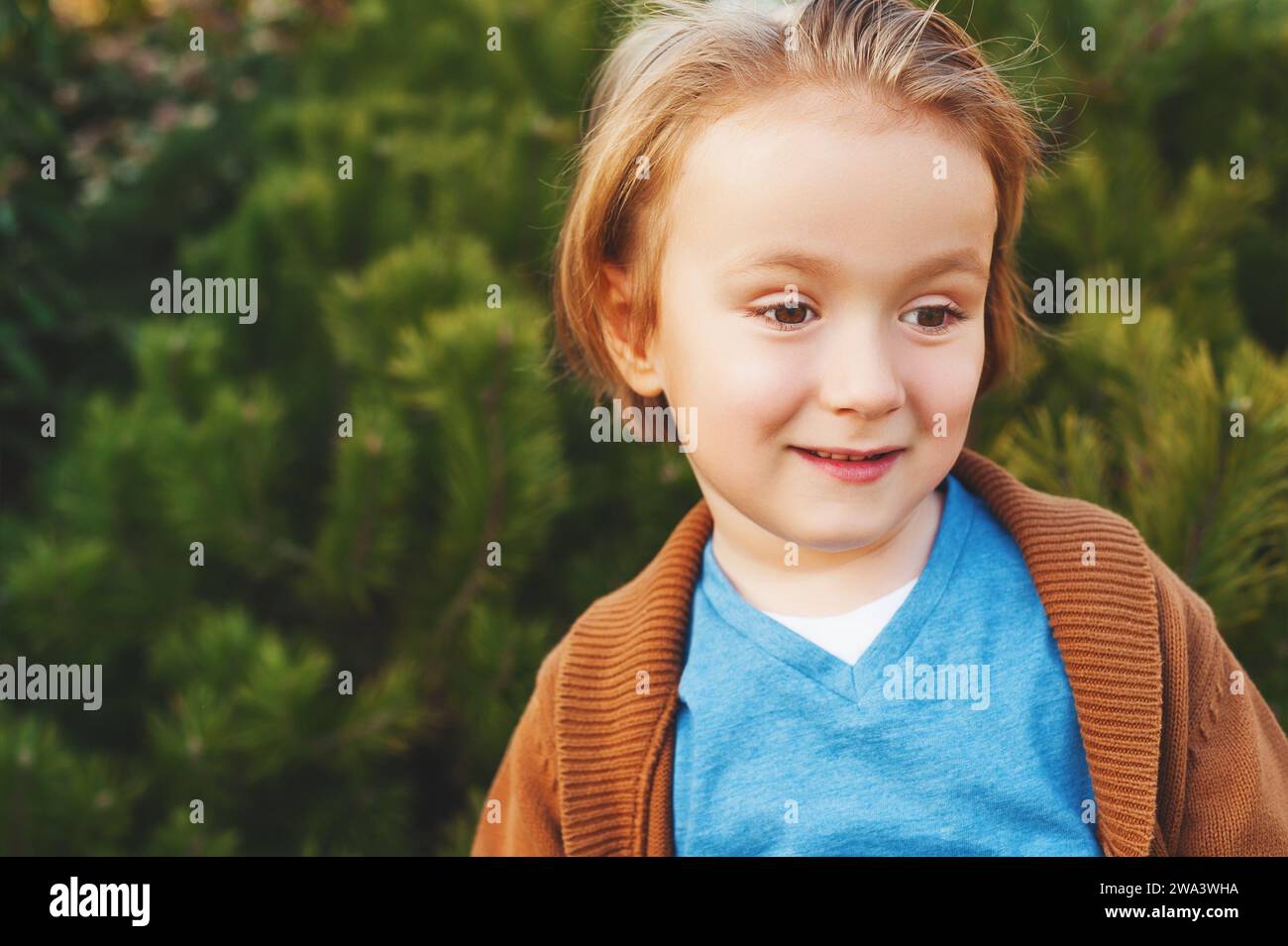 Outdoor portrait of a cute little boy Stock Photo - Alamy