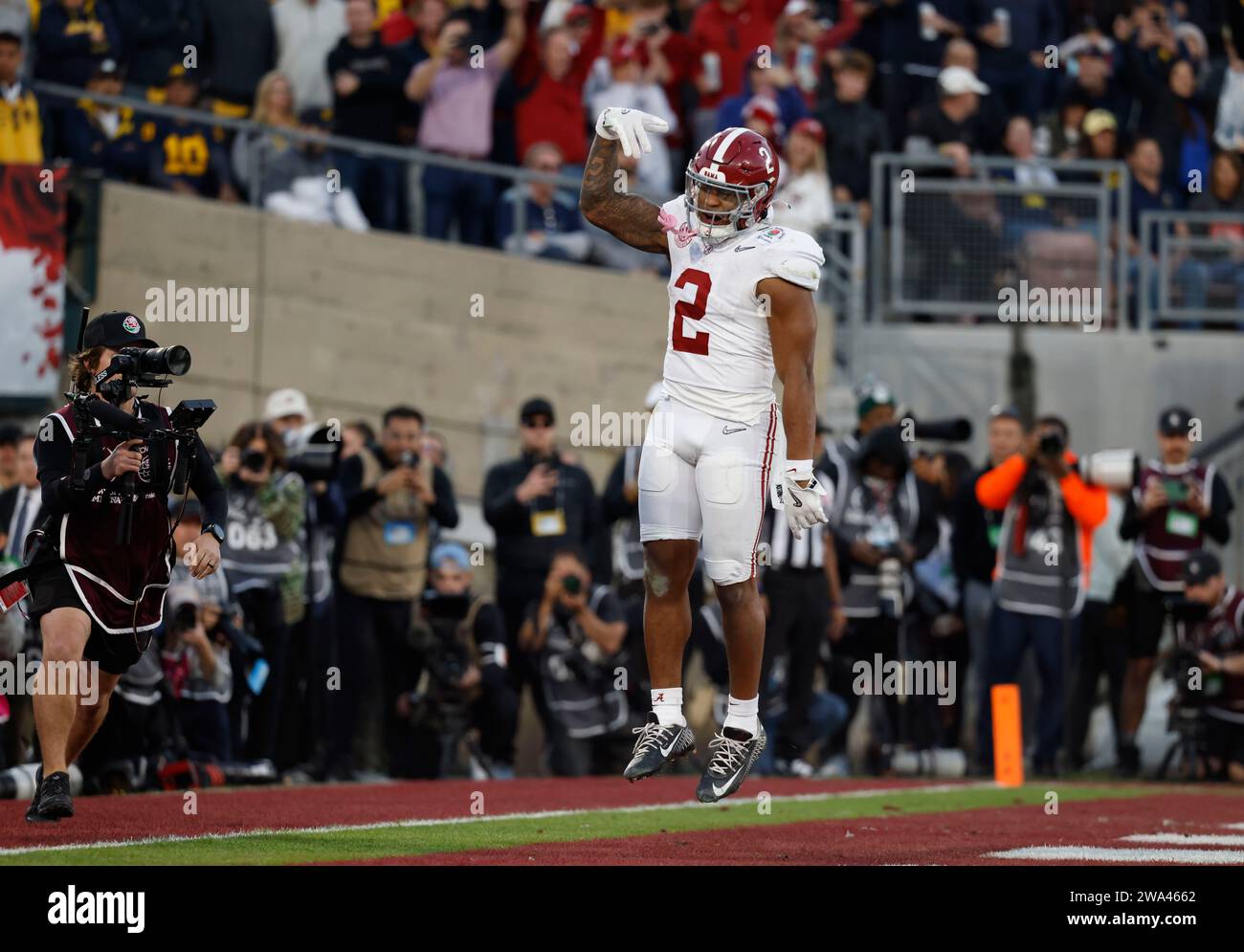 Pasadena, California, USA. 01st Jan, 2024. Alabama Crimson Tide running
