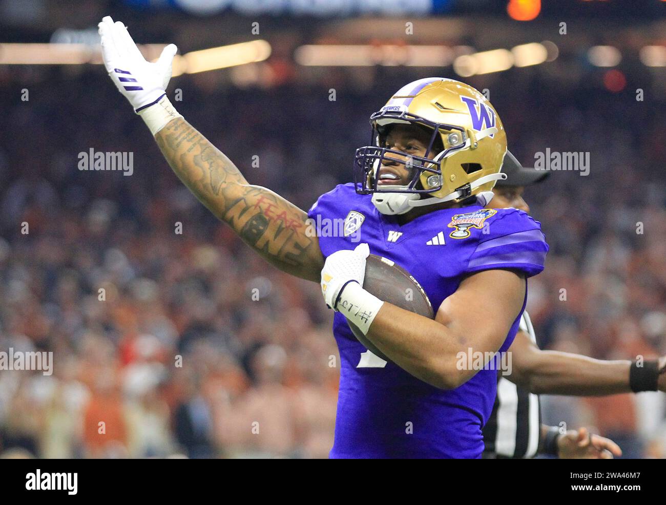 New Orleans, United States. 01st Jan, 2024. Washington Huskies running