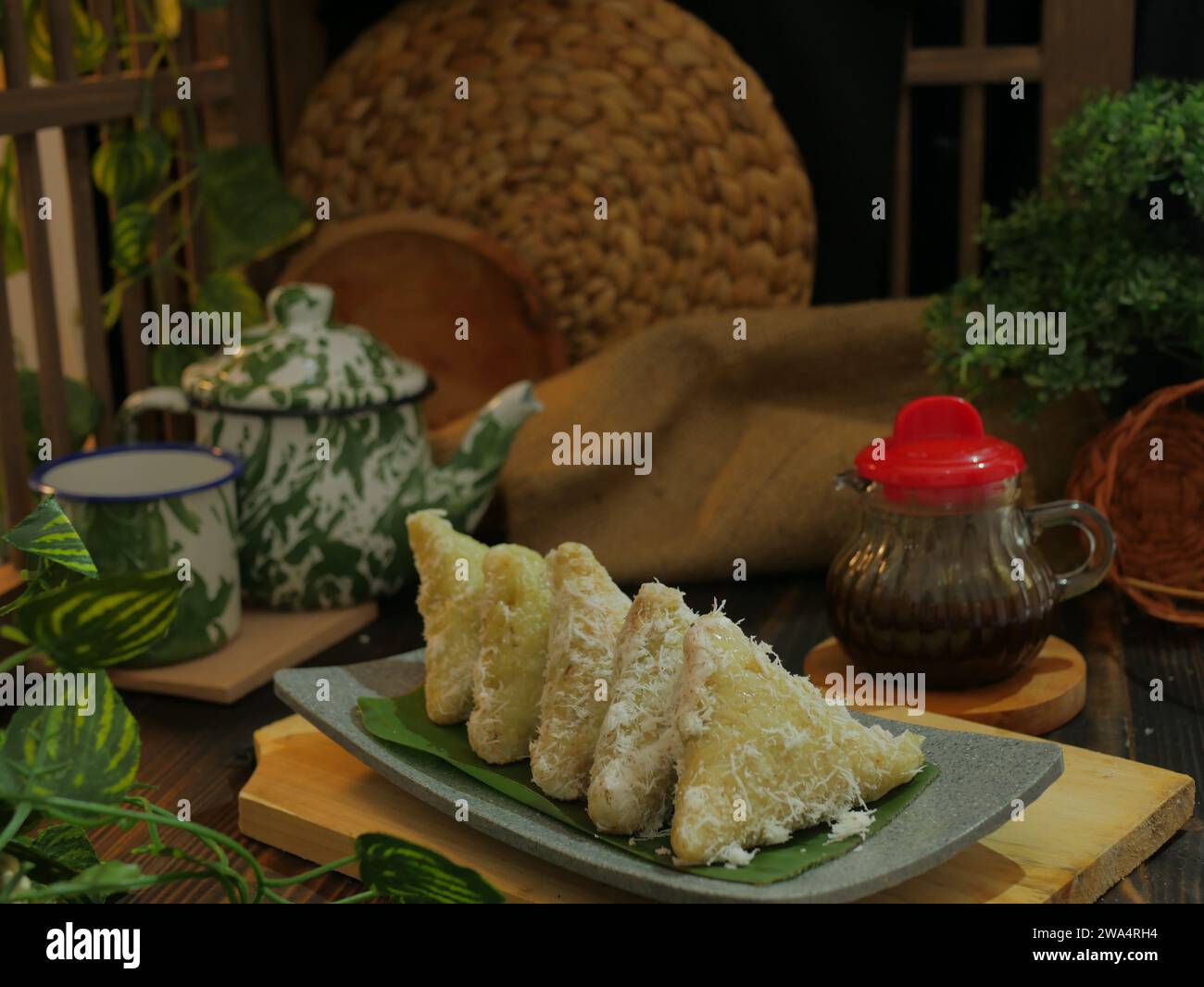 Lupis ketan segitiga, Lopis ketan is Indonesian traditional food made ...