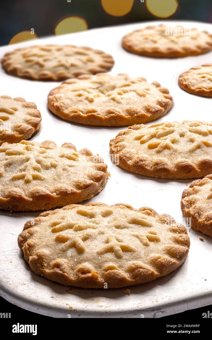 Traditional british mince pies hi-res stock photography and images - Alamy