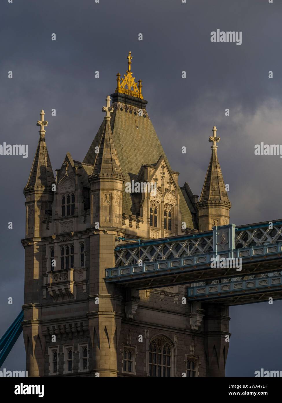 Tower of the Tower of London, Dark Winter Storm Clouds, River Thames, London, England, UK, GB. Stock Photo