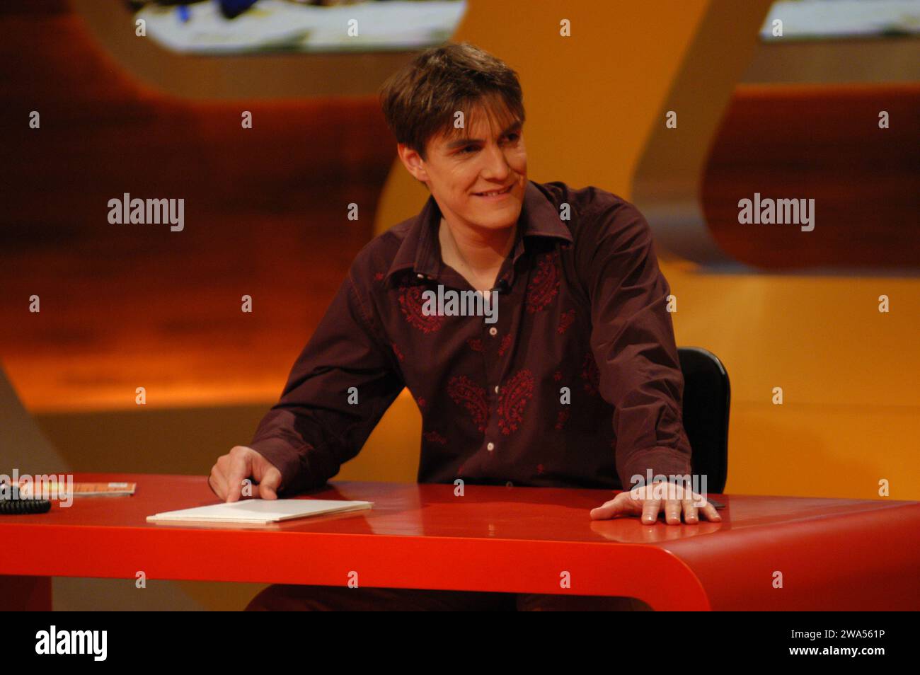 Moderator Matze Knop hier in seiner Comedyshow Knop&amp;#39;s Spät Show ...