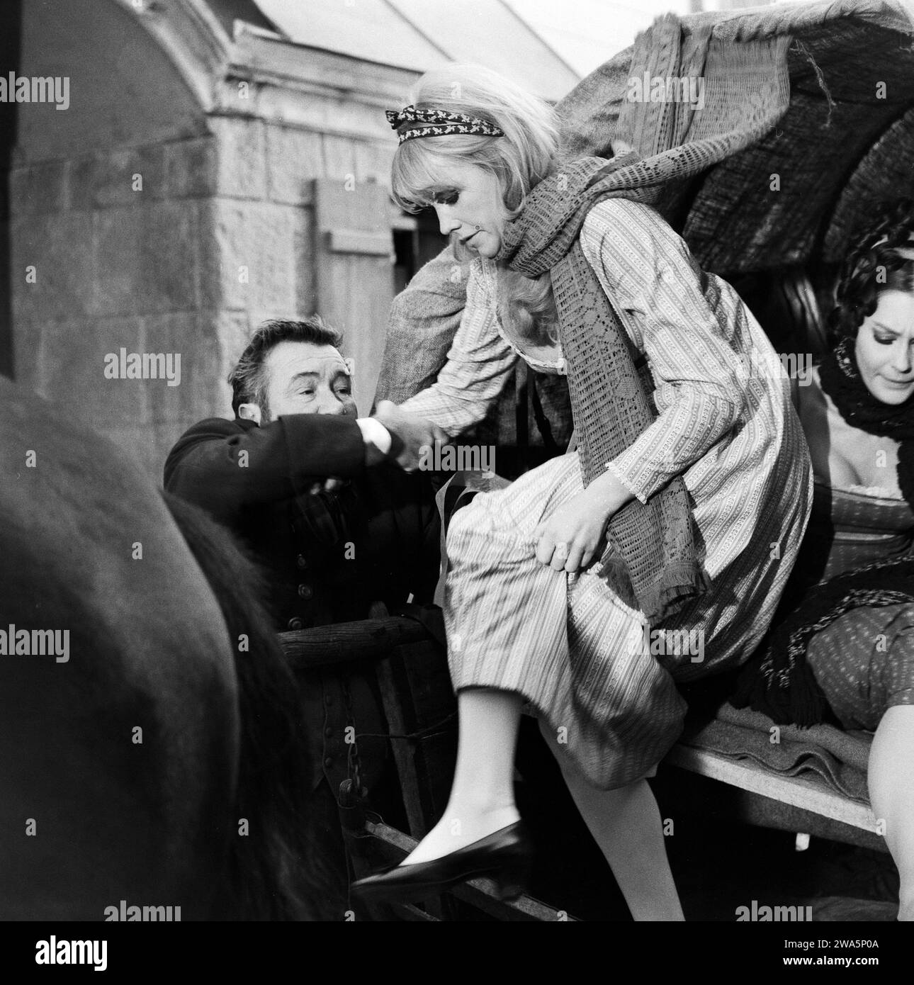 Frau Wirtin hat auch eine Nichte, Filmkomödie, Österreich/Deutschland/Italien, Regie: Franz Antel, Darsteller: Fanz Muxeneder als Kutscher Stock Photo