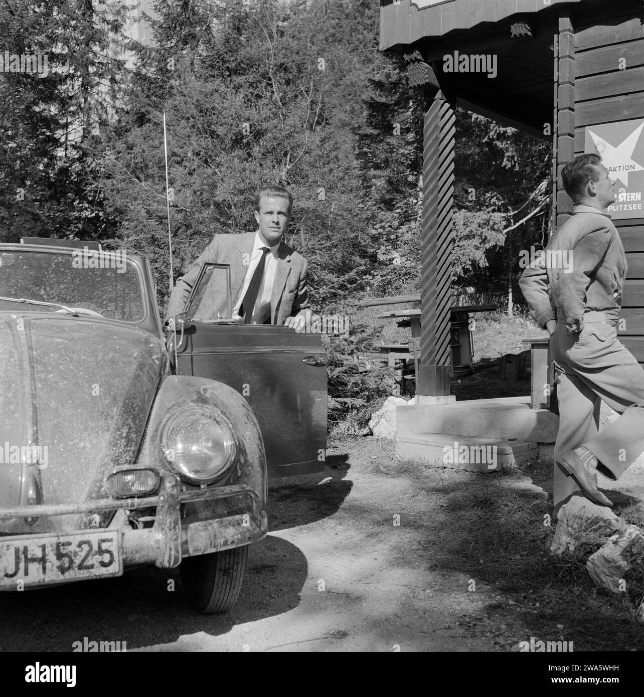 Der Schatz vom Toplitzsee, aka Schüsse im Morgengrauen, Kriminalfilm, Deutschland 1959, Regie: Franz Antel, Darsteller: Wolfgang Hansen Stock Photo