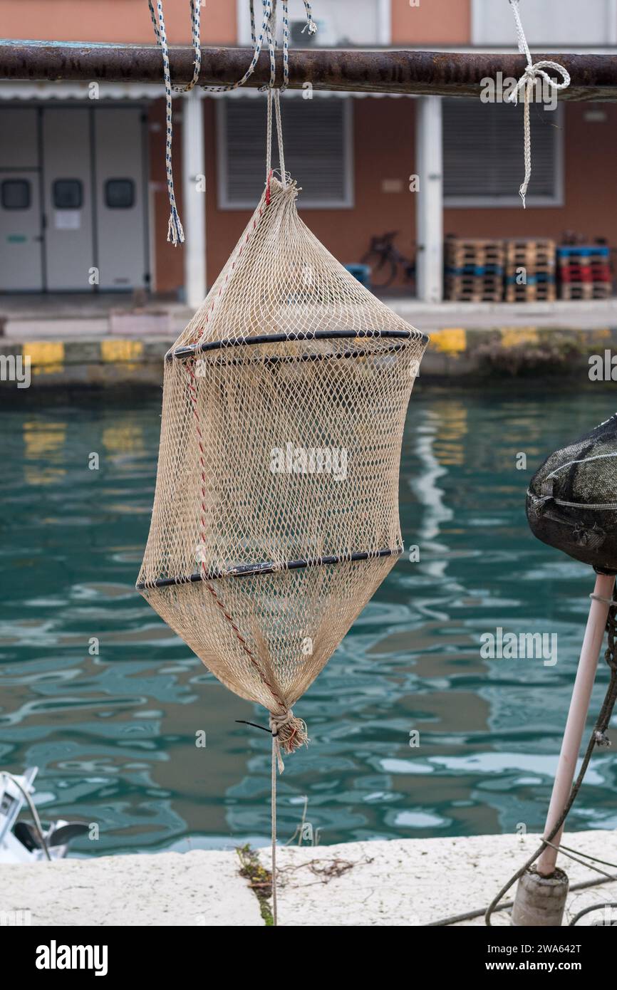 Commercial set net fishing hi-res stock photography and images - Alamy