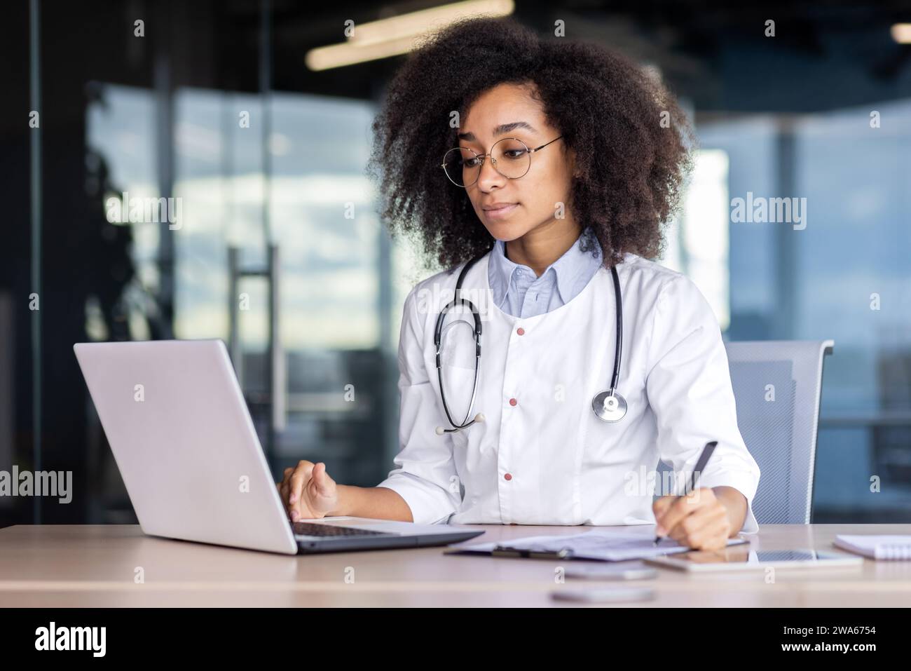 African american doctor history hi-res stock photography and images - Alamy