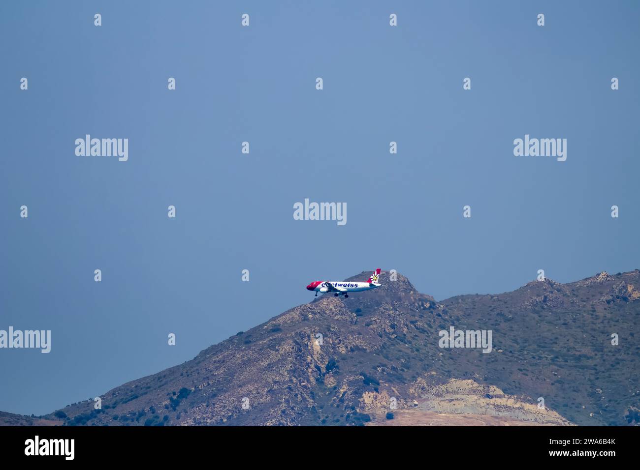 Flying passenger plane hi-res stock photography and images - Alamy