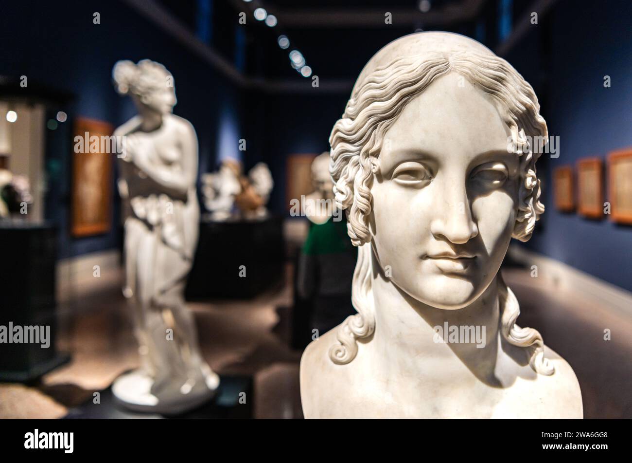 Marble statue: Ideal Head of Elena (1811) by sculptor Antonio Canova ...