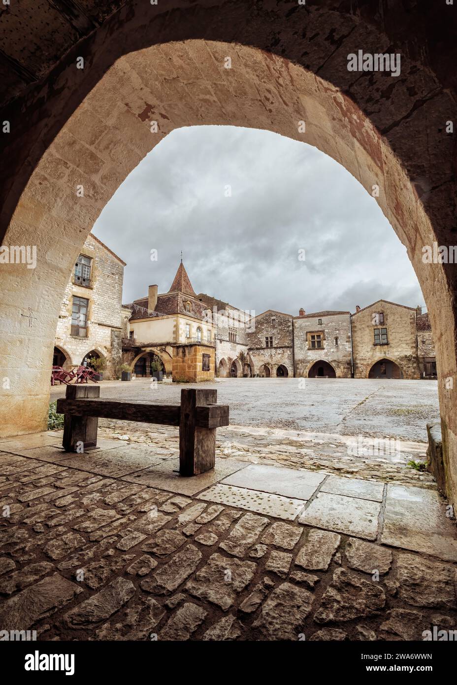 Place des Cornieres, the market square in the 13th century bastide of Monpazier in the Dordogne region of France Stock Photo