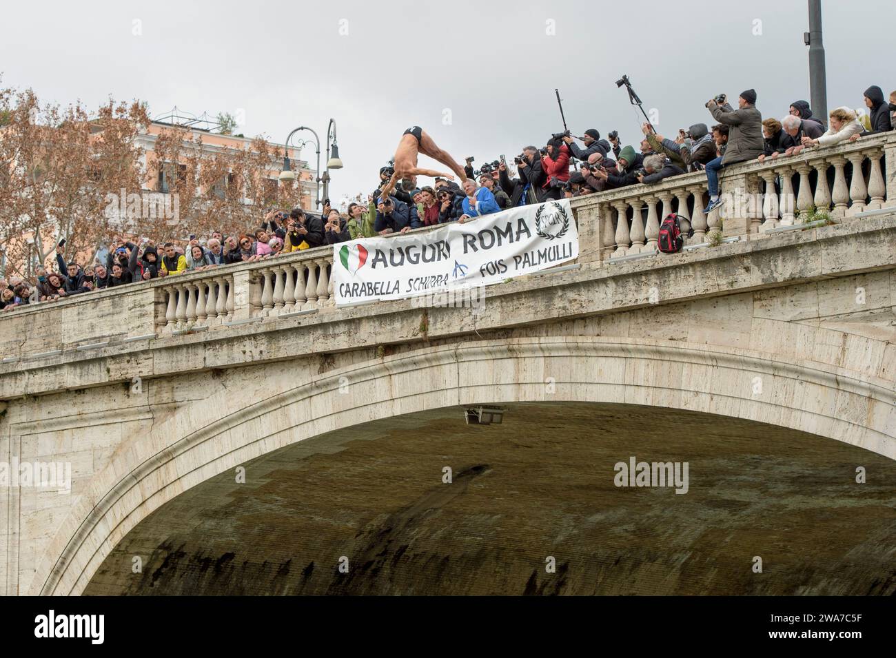 De Jan Rome Rome, Italy. 1st Jan, 2024. MARCO FOIS dives from Ponte Cavour for the ...