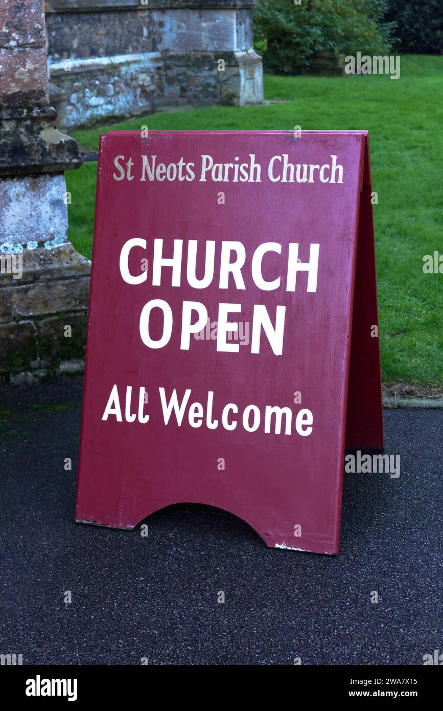 Church Open Sign at St Neots Parish Church, Cambridgeshire Stock Photo