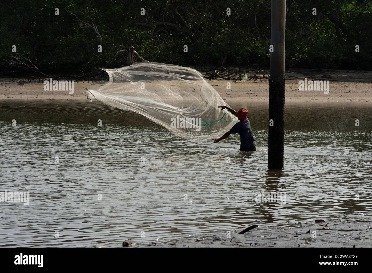 Fishing cast net throw net hi-res stock photography and images - Page 4 -  Alamy