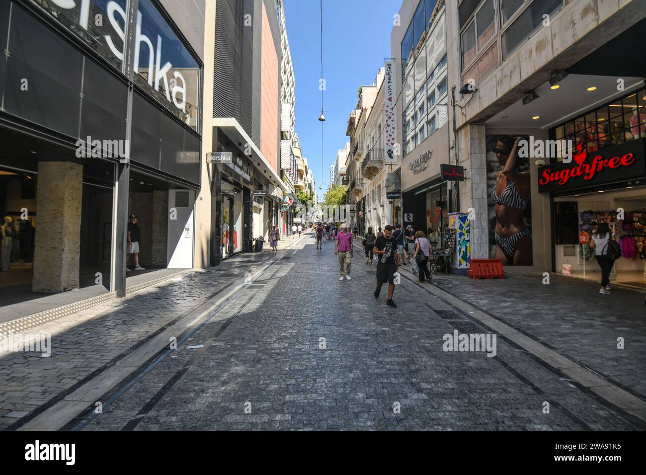 Shop street athens hi-res stock photography and images - Alamy