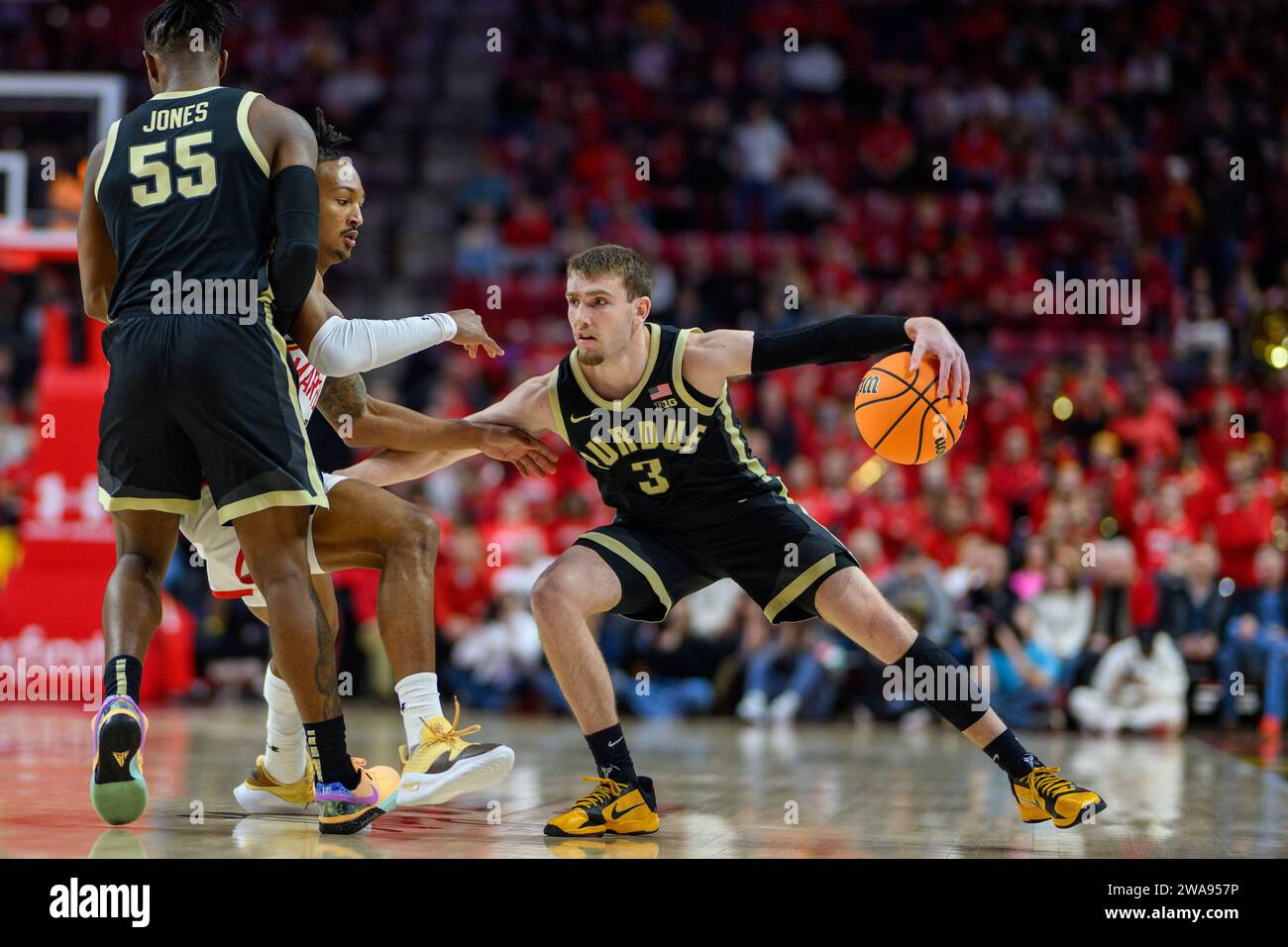 College Park, MD, USA. 02nd Jan, 2024. Purdue Boilermakers guard Braden Smith (3) dribbles the ball during the NCAA basketball game between the Purdue Boilermakers and the Maryland Terrapins at Xfinity Center in College Park, MD. Reggie Hildred/CSM/Alamy Live News Stock Photo