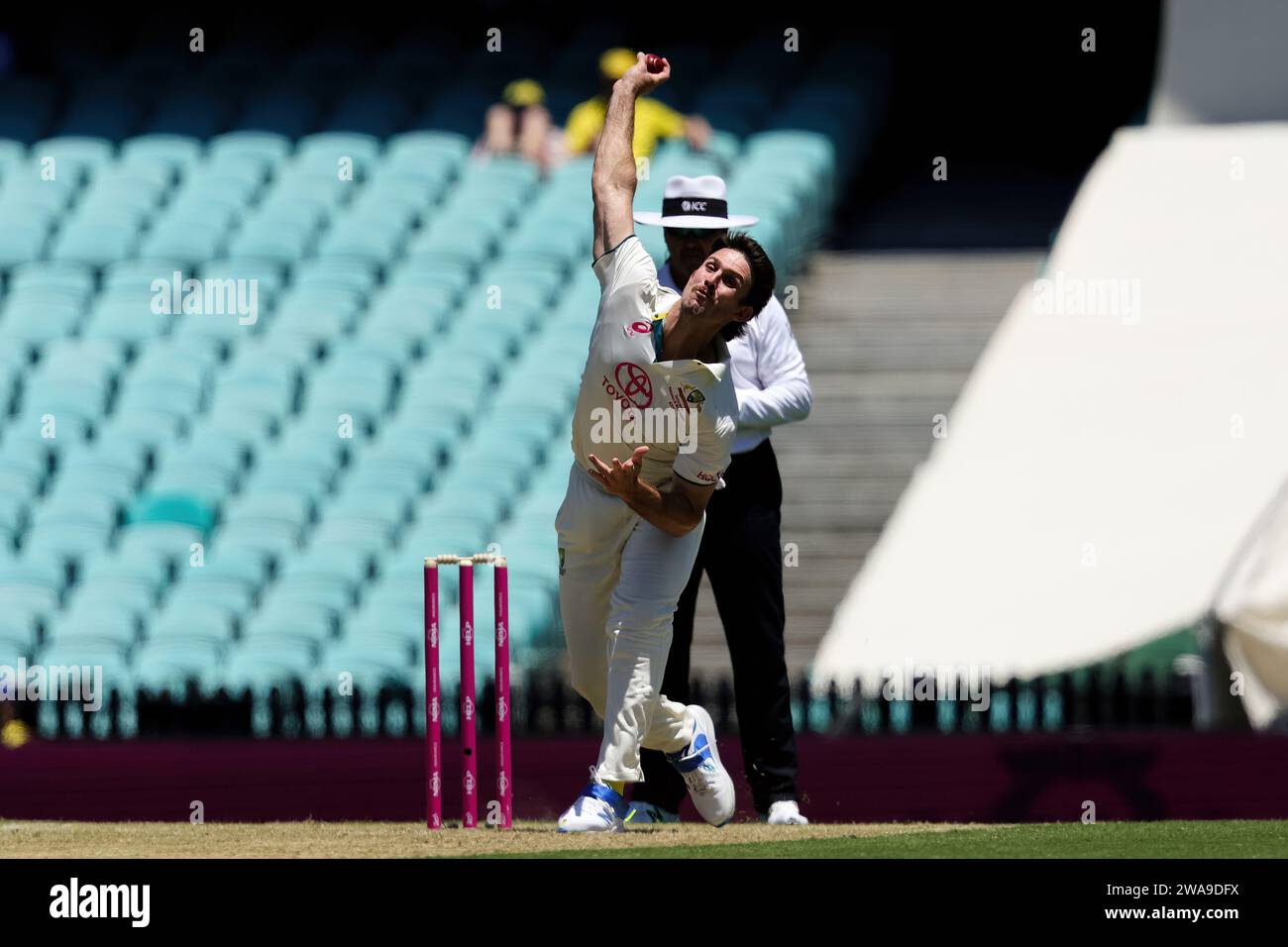 Sydney, Australia, 3 January, 2025. Mitch Marsh of Australia bowls out