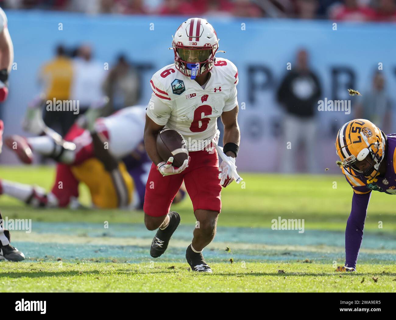 Tampa, United States. 01st Jan, 2024. Wisconsin Badgers wide receiver