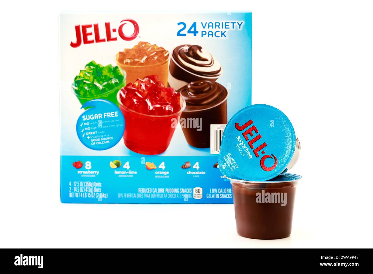 JelloO chocolate pudding snacks in a plastic cup Stock Photo Alamy