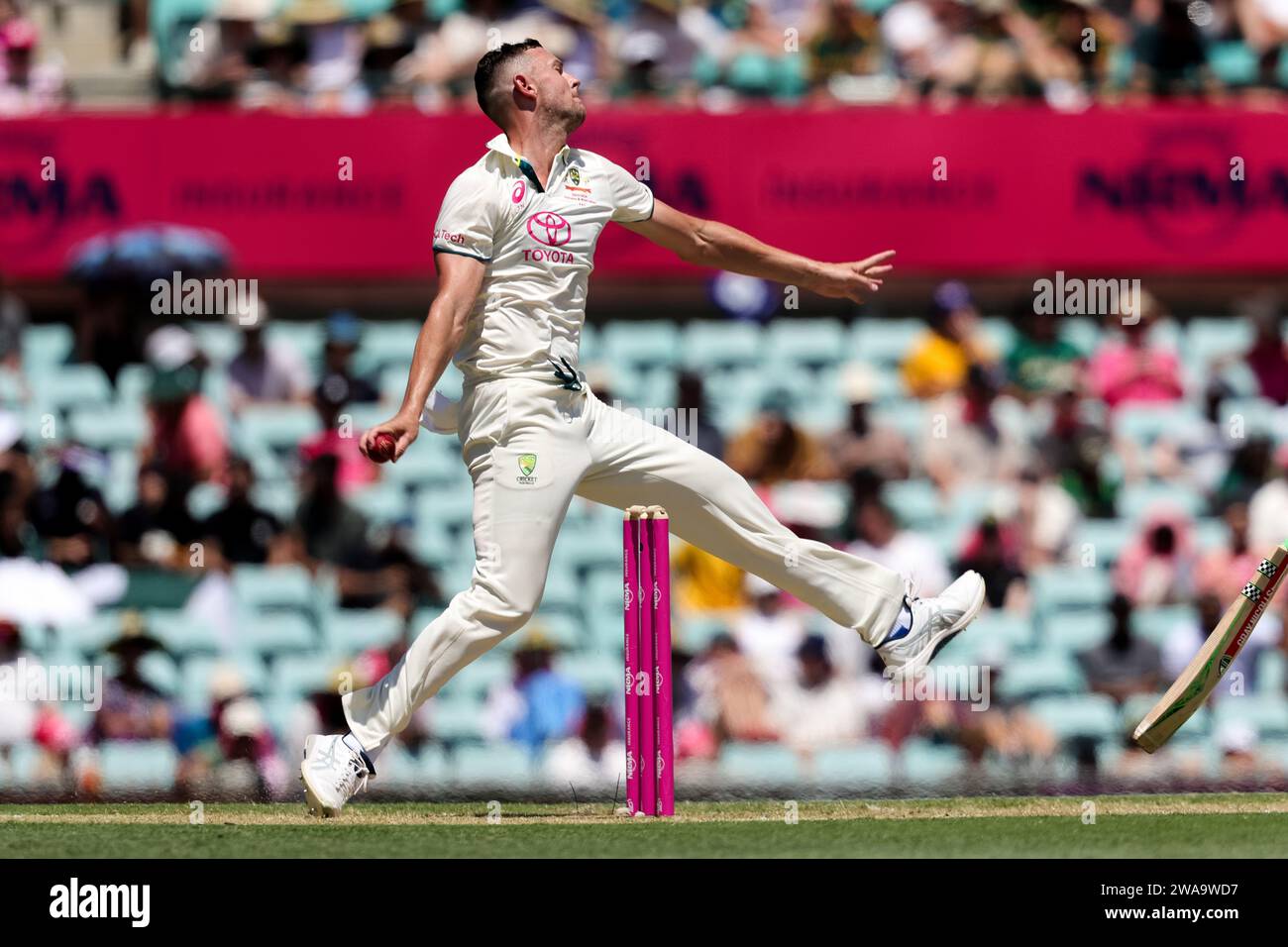 Australia'S Crushing Defeat: Hazlewood'S Worst Day Defined The Match - avr3t4e