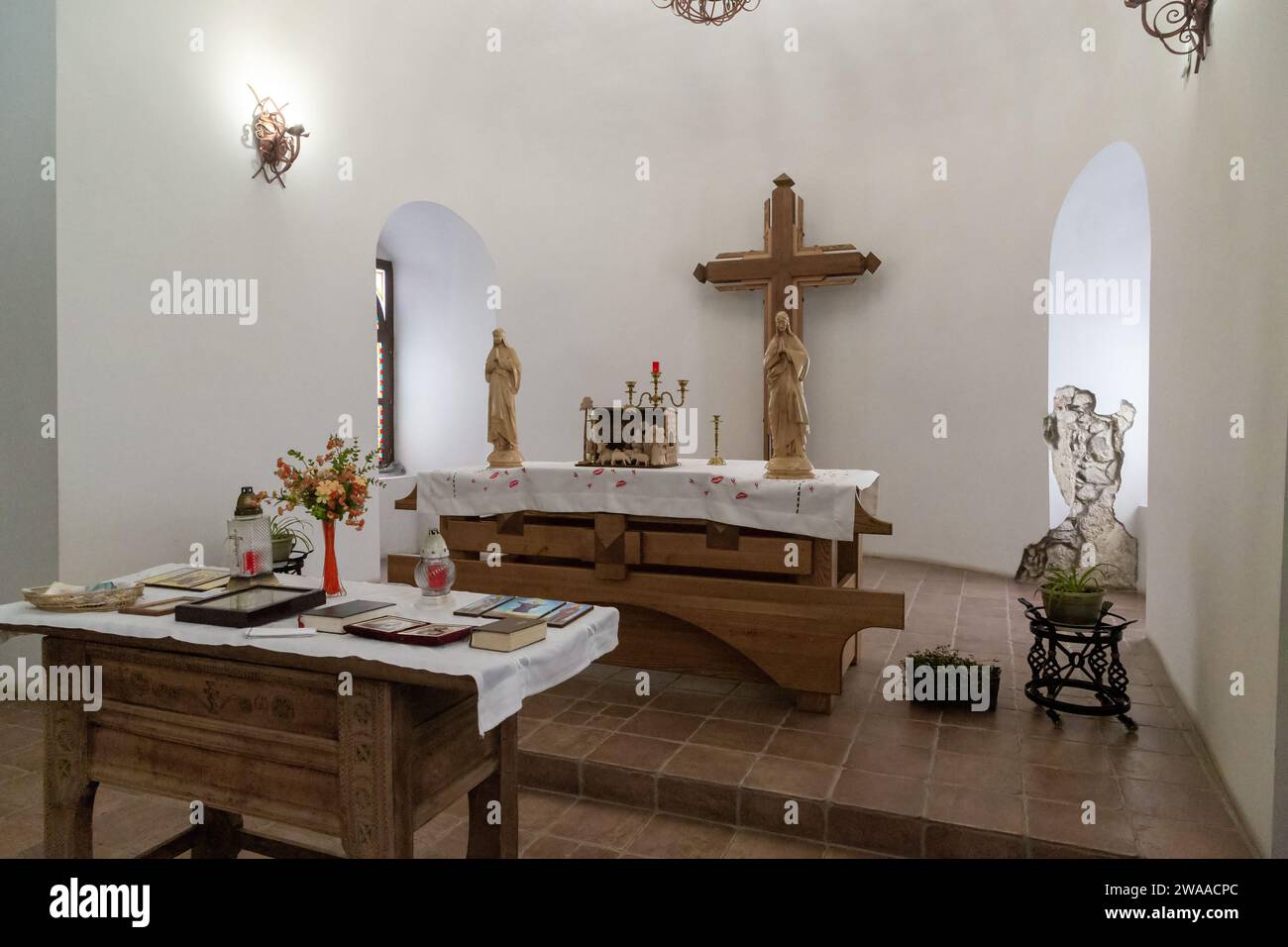 Altar in medieval castle hi-res stock photography and images - Alamy
