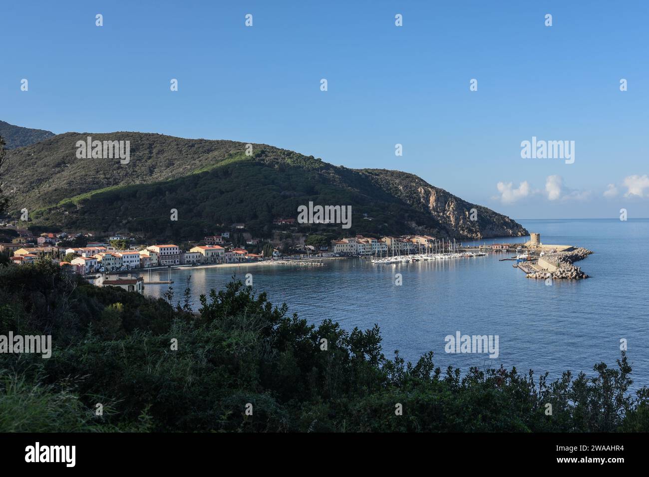 Panoramica sul porto turistico di Marciana Marina all'Isola d'Elba Stock Photo