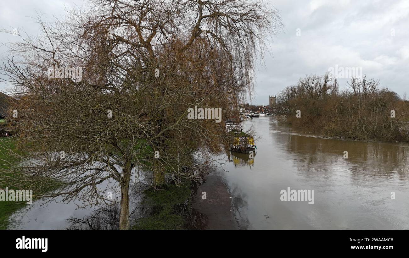 Henley-on-Thames, United Kingdom. 3rd Jan, 2024. UK Weather - After the heavy rainfall during the last days the Thames is breaching its banks. Credit: Uwe Deffner/Alamy Live News Stock Photo