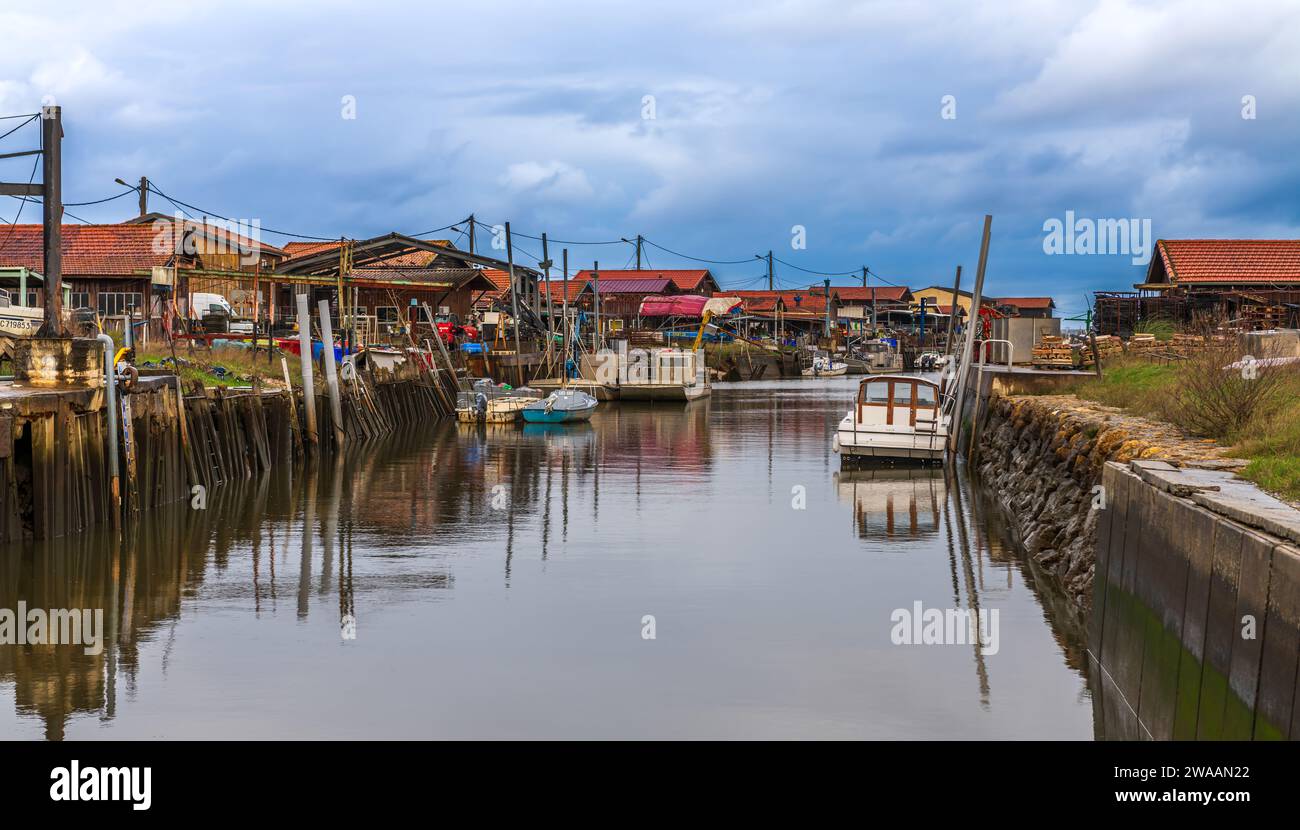 Oyster farms in the Arcachon basin, Gironde, New Aquitaine, France Stock Photo