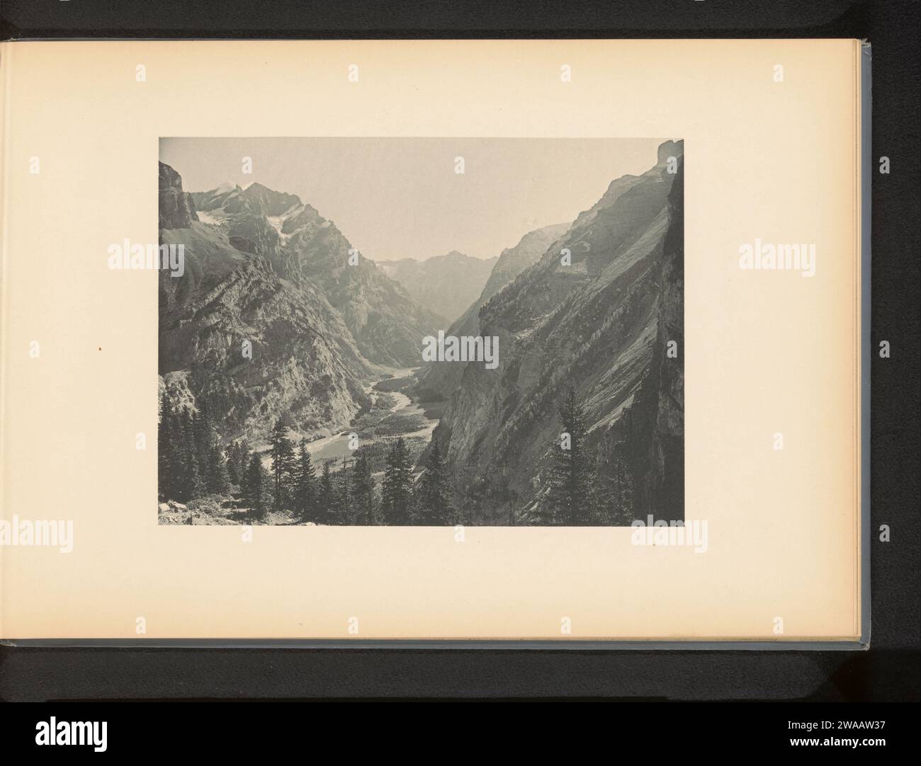 View of the valley of Gastern in Kandersteg, Switzerland, Anonymous, c. 1894 - in or before c. 1899 photomechanical print   paper collotype landscapes. mountains. dale, valley Valiai Van Gaserciene. Childeringly Stock Photo