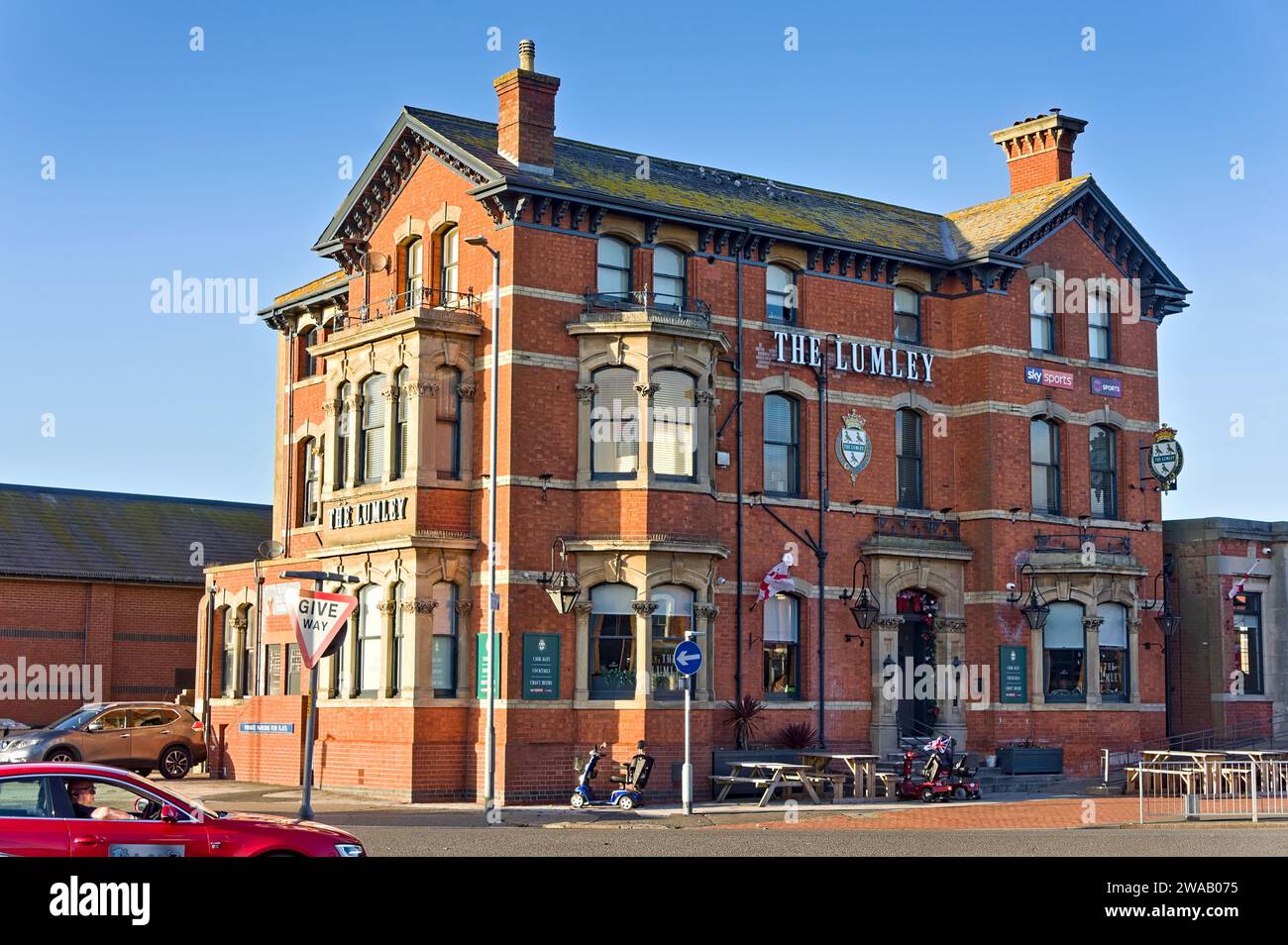 the Lumley, an old traditional English pub on a sunny day Stock Photo