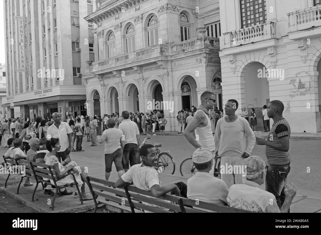Full with cuban people: The Main square at Santa Clara City on a sunday ...