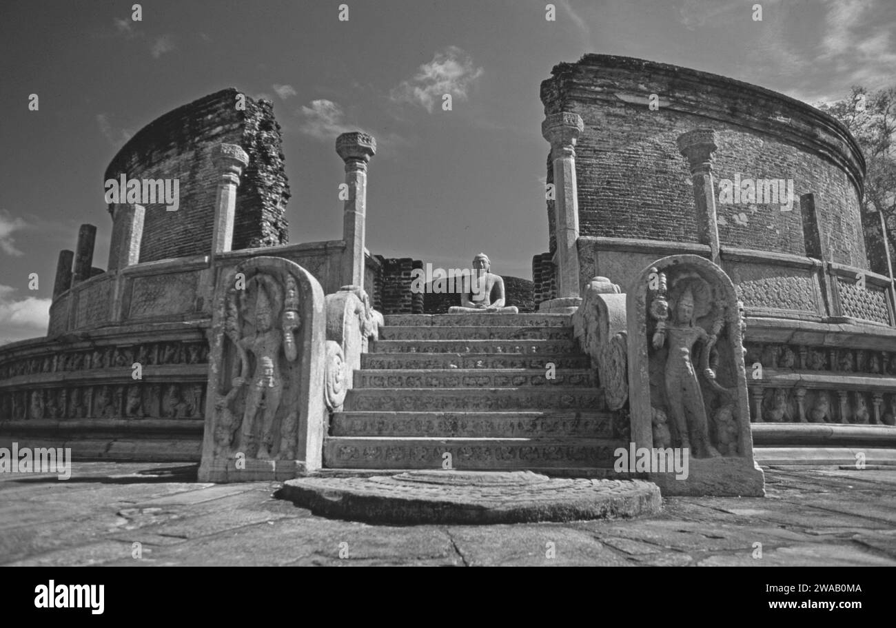 Lanka tourist attractions Black and White Stock Photos & Images - Alamy