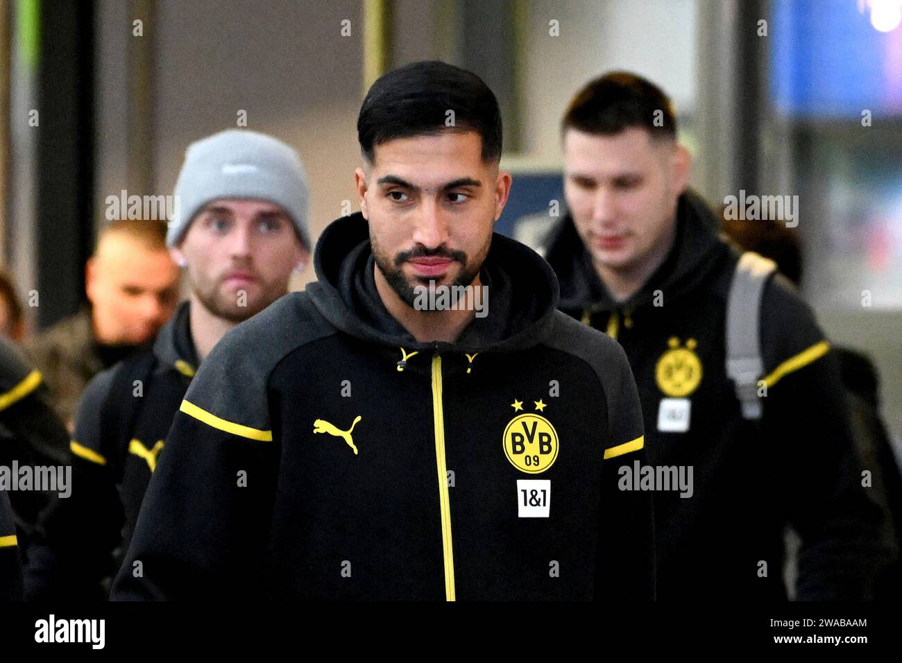 Fußball: 1. Bundesliga, Saison 2023/2024, Trainingslager von Borussia Dortmund am 03.01.2024 in Marbella (Spanien). Emre Can kommt in die Abflughalle am Flughafen Dortmund. Stock Photo