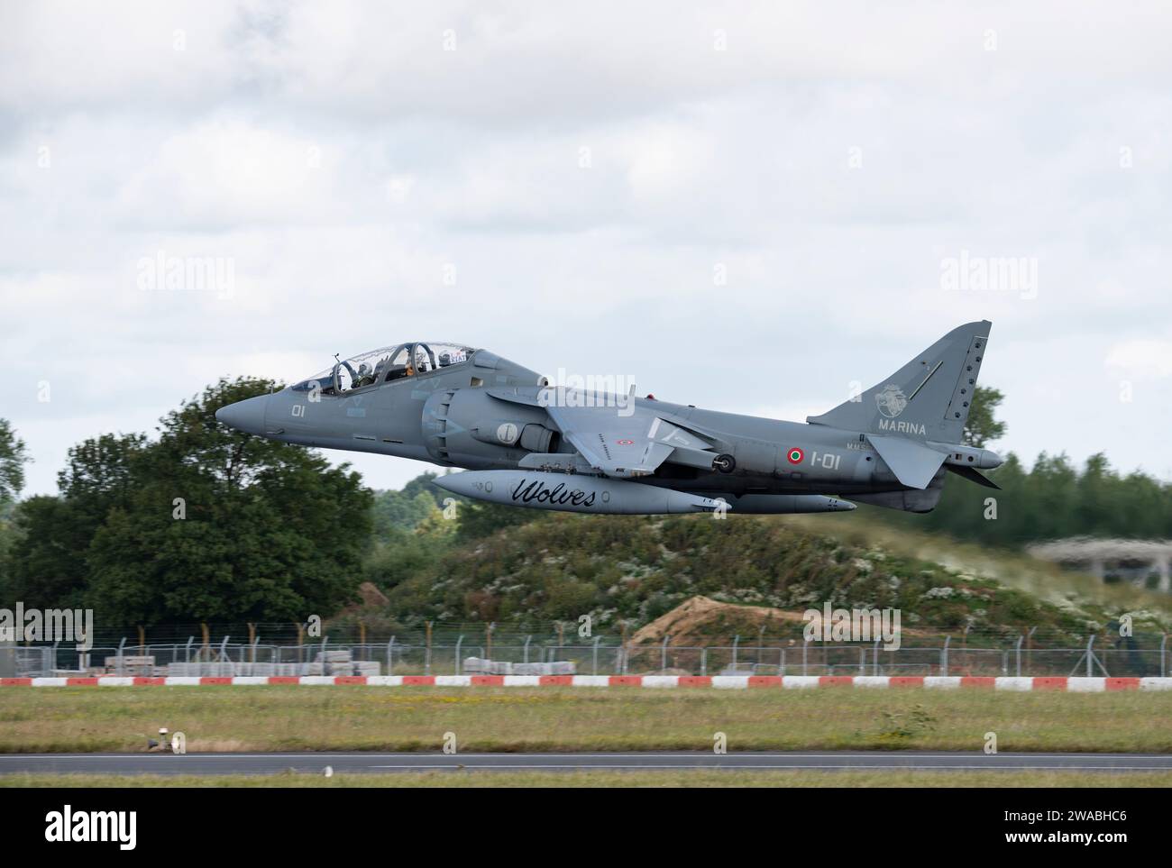 Spanish Navy McDonnell Douglas AV-8B Harrier II (Matador) Jump Jet Fighter Plane MM55032 departs RAF Fairford in Southern England after the RIAT Stock Photo