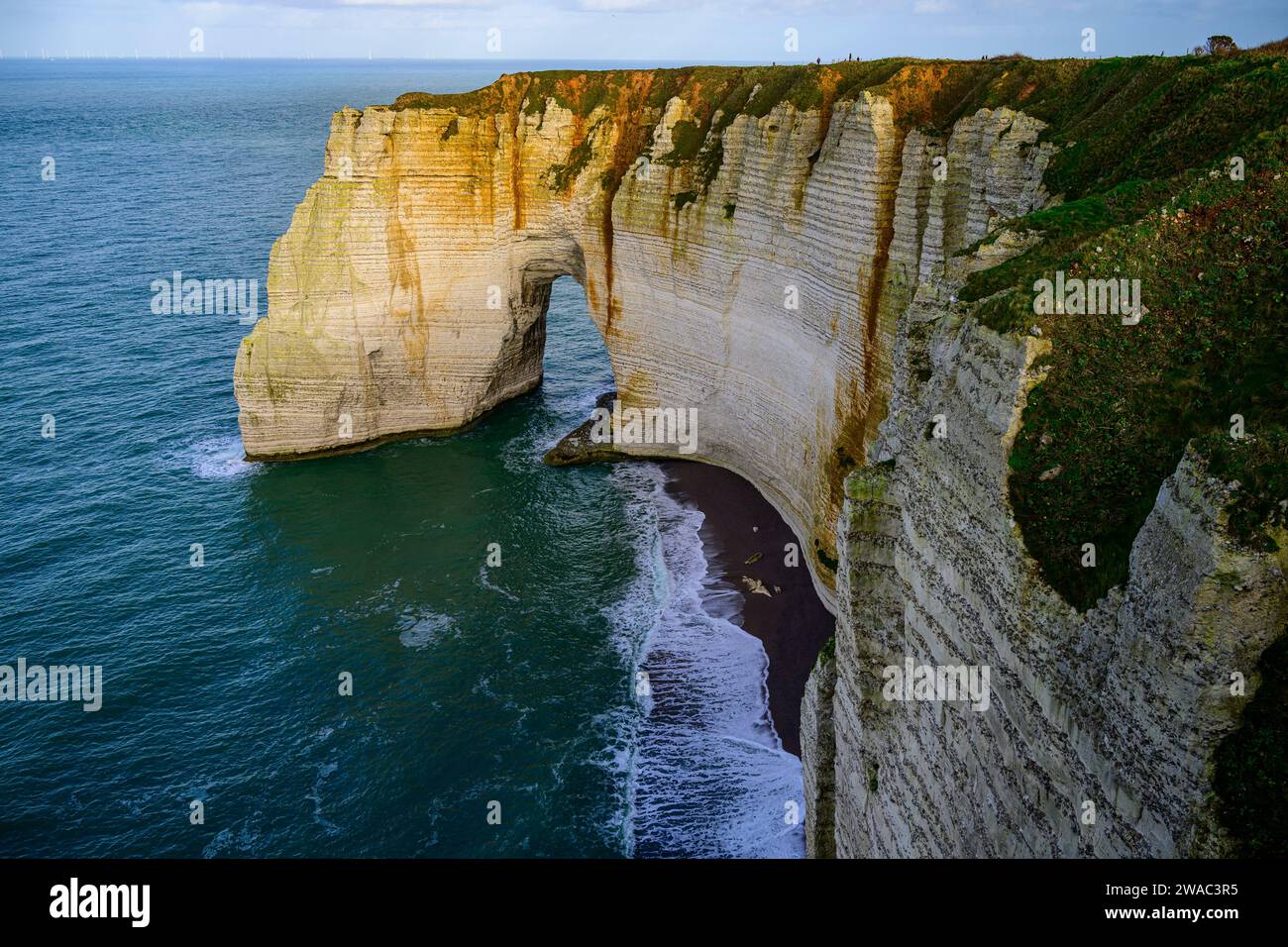 Falaise La Manneporte arch and chalk cliffs Stock Photo - Alamy