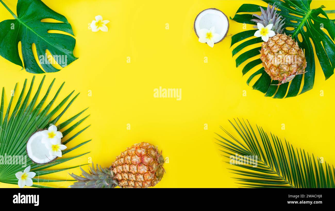 Flatsy Summer Summer flat lay scenery Stock Photo - Alamy