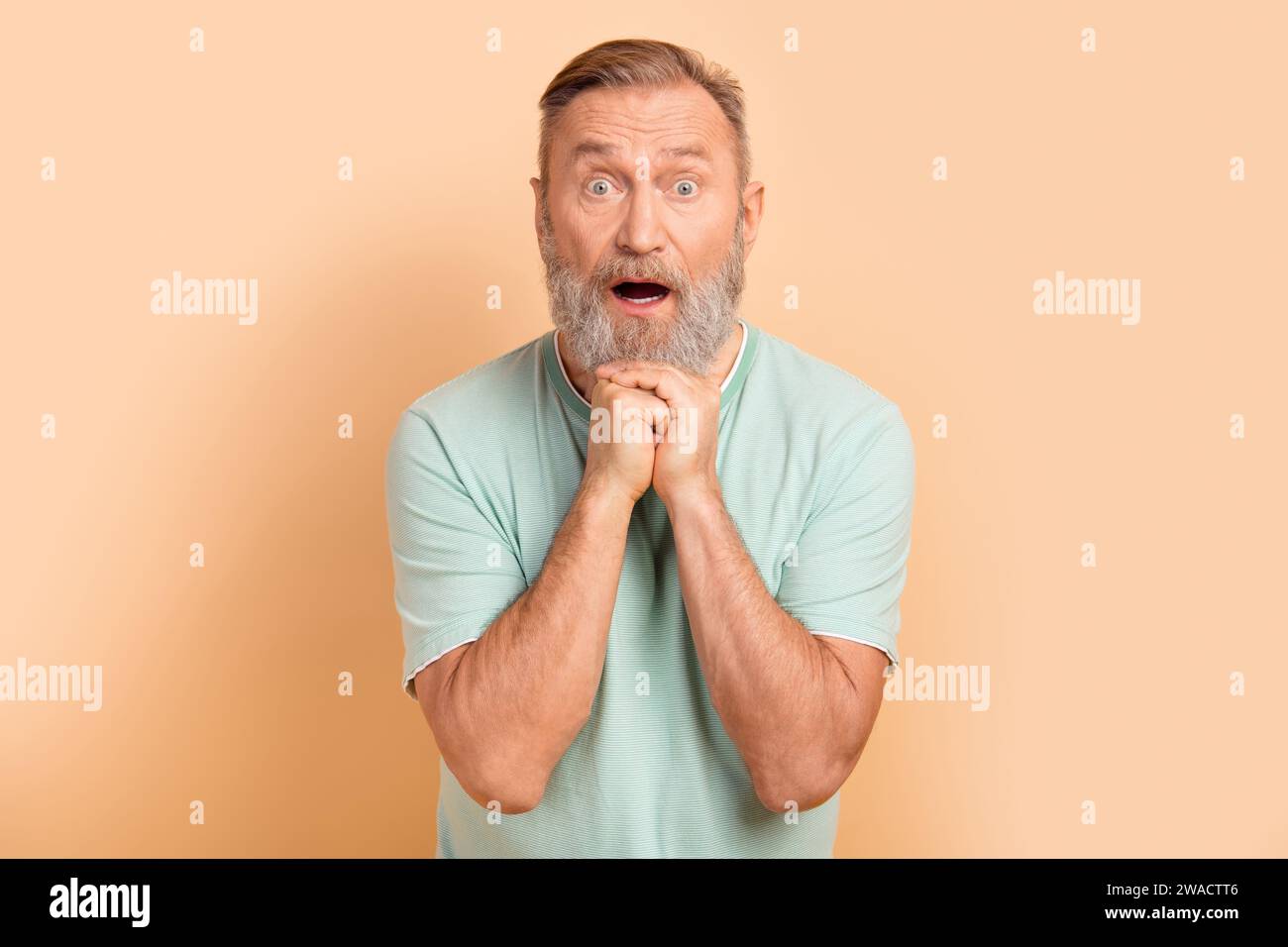 Photo of shocked anxious embarrassed man open mouth impressed reaction ...