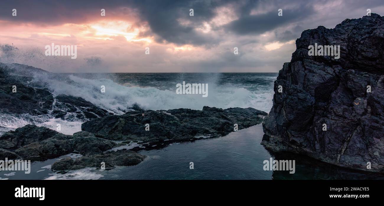 Waves on Rocky Shore in Tofino. West Coast of Pacific Ocean Stock Photo ...