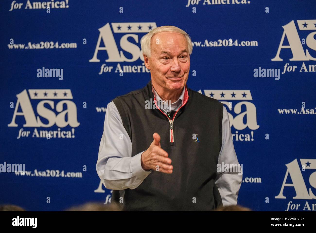 Des Moines, Iowa, USA. 3rd Jan, 2024. Former Arkansas Governor and Republican candidate for US President ASA HUTCHINSON at a Hutchinson campaign meet and greet in Des Moines, Iowa on Wednesday, Jan. 3, 2024. (Credit Image: © Fritz Nordengren/ZUMA Press Wire) EDITORIAL USAGE ONLY! Not for Commercial USAGE! Stock Photo