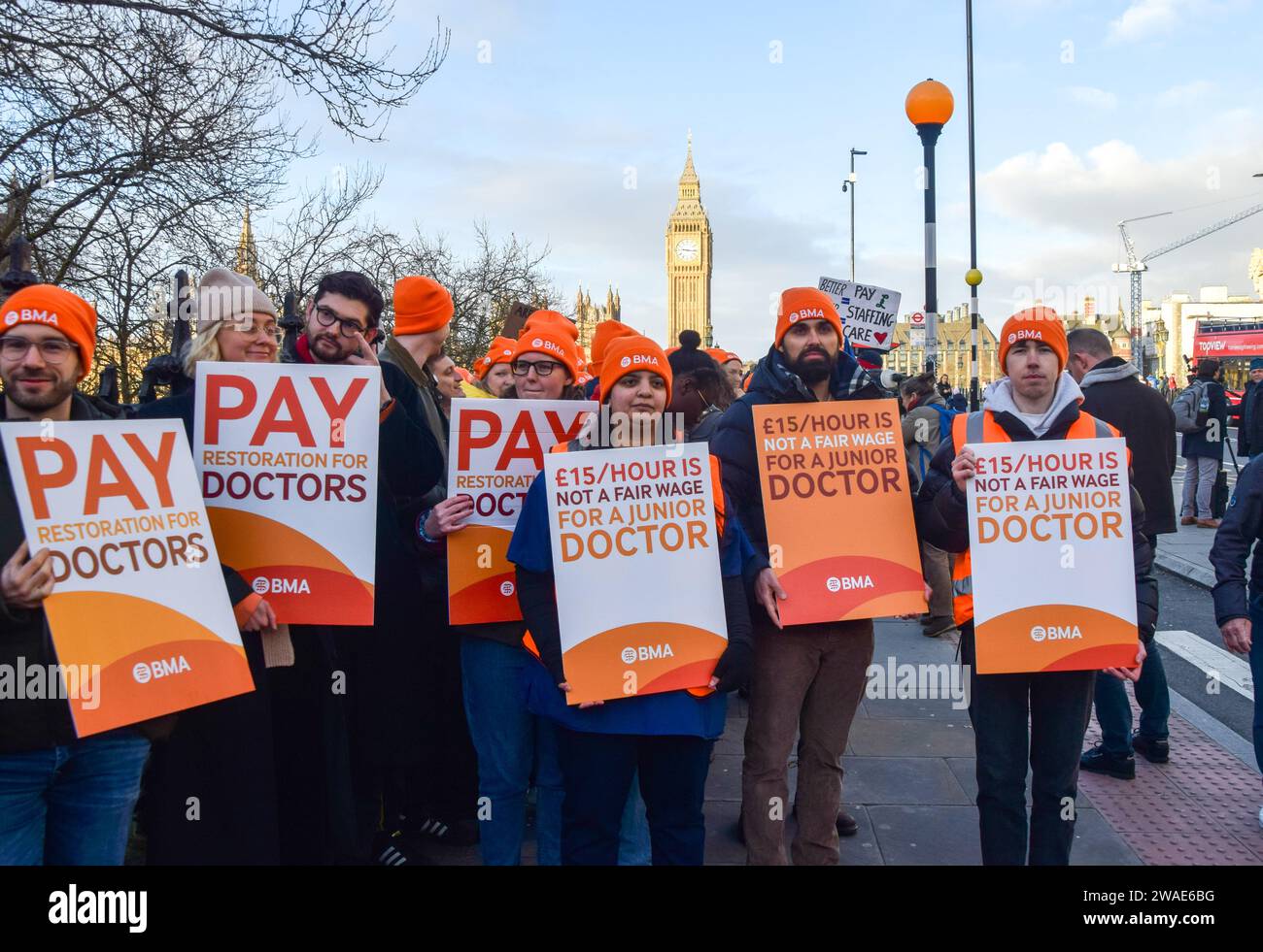 London England Uk 3rd Jan 2024 Picket Outside St Thomas Hospital As Junior Doctors Begin Their Six Day Strike The Longest In Nhs History Credit Image Vuk Valciczuma Press Wire Editorial Usage Only! Not For Commercial Usage! 2WAE6BG 