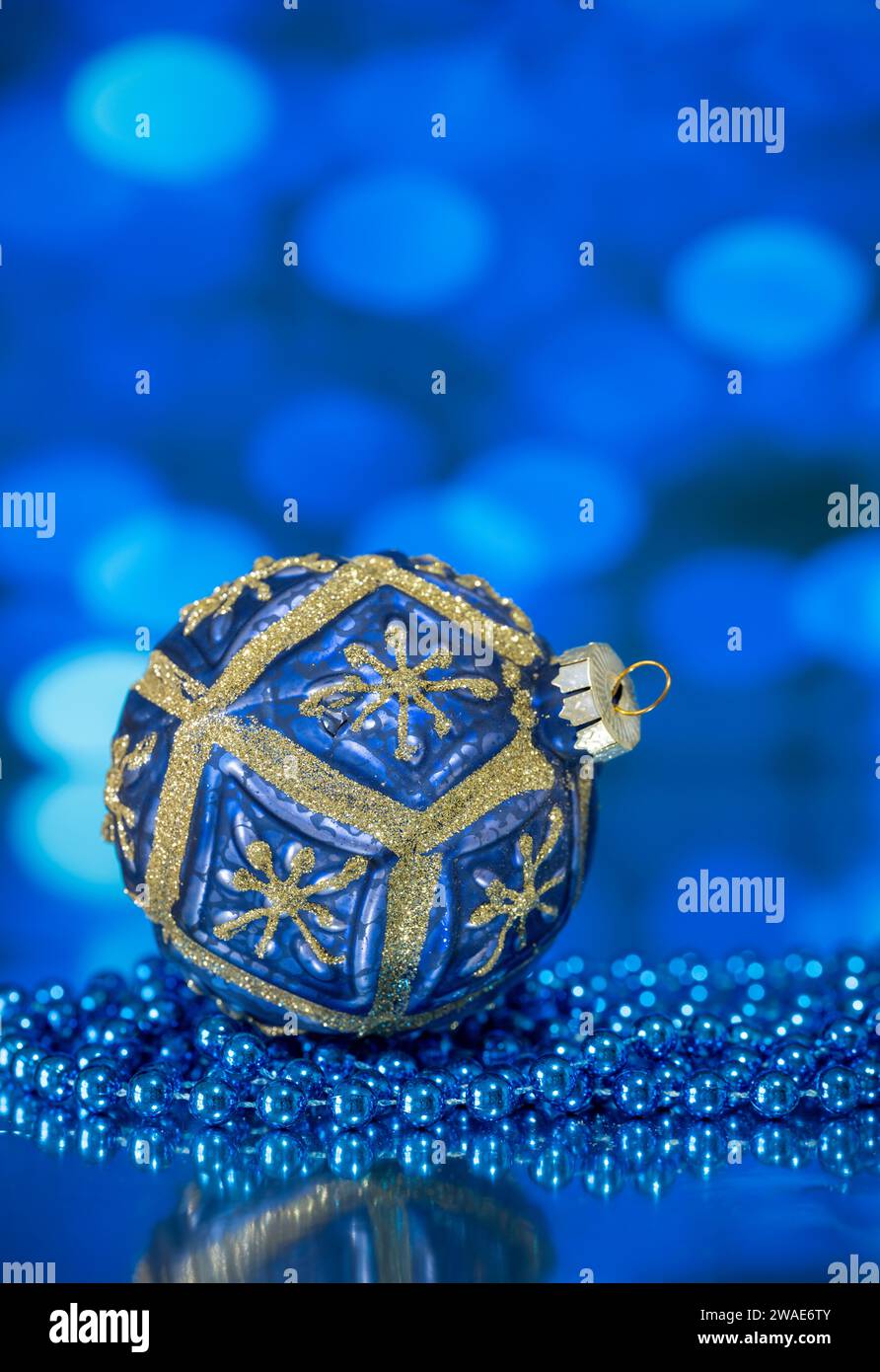 Beach bauble 2024 blue necklace